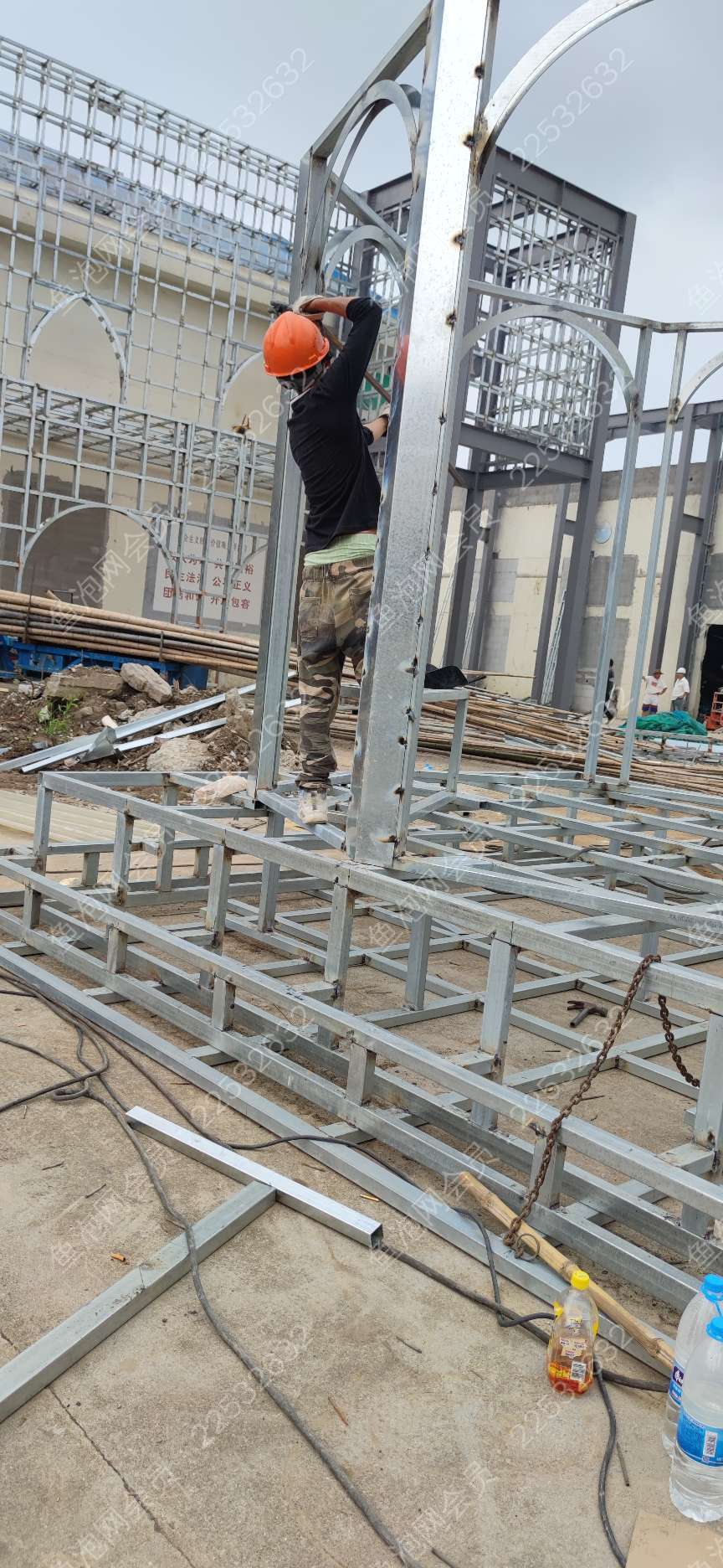湖南中建奇配取得桥架加工用开槽设备及其使用方法专利